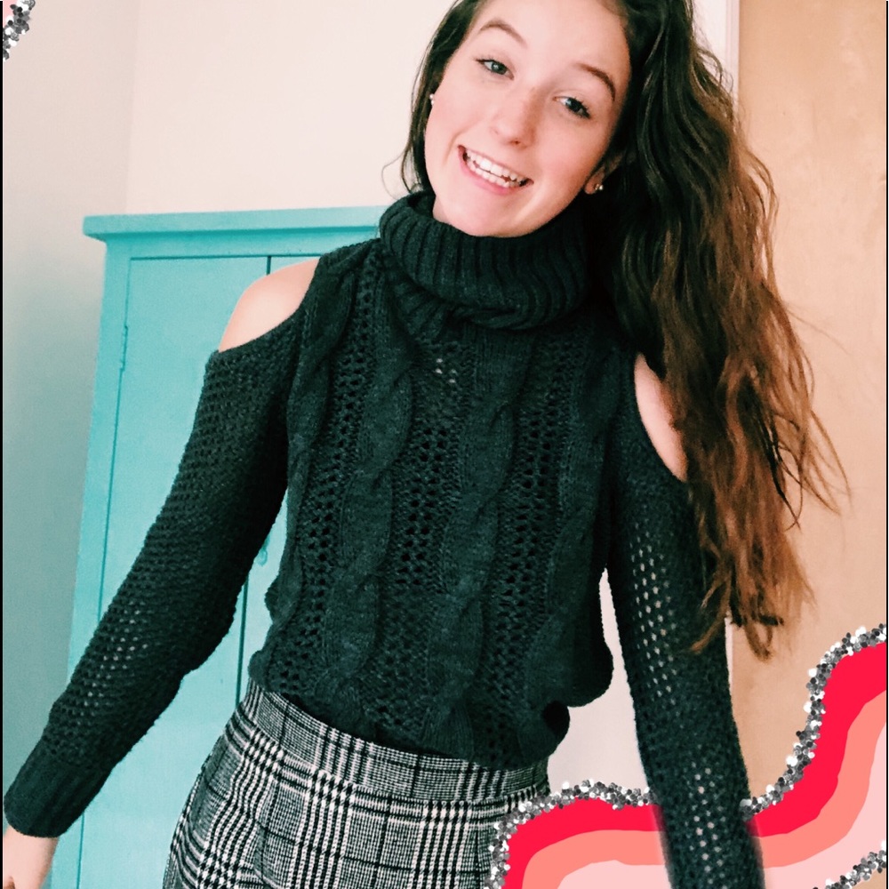 American eagle turtle neck - Picture 2 of 4